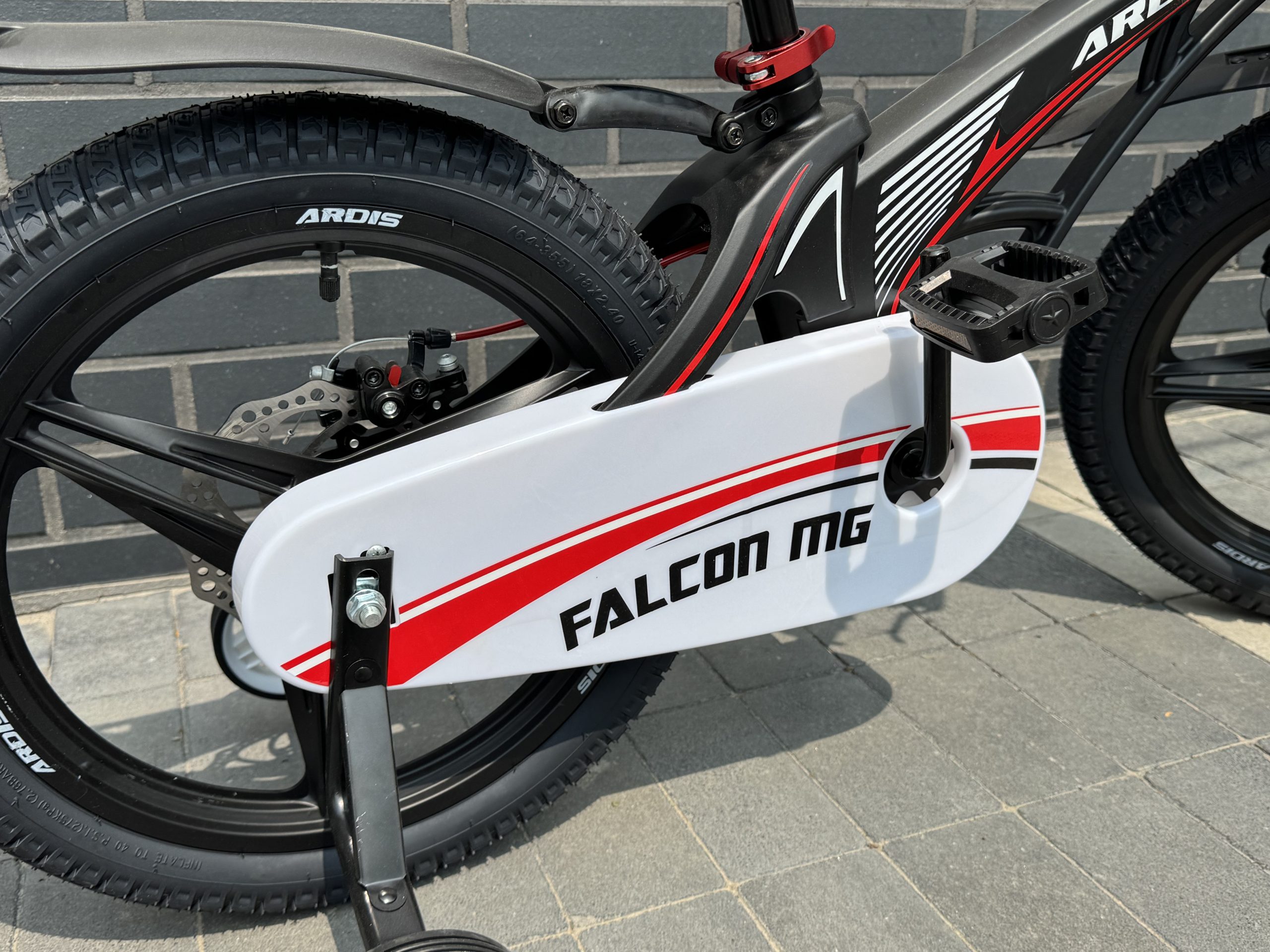 18 Ardis Falcon Чорний