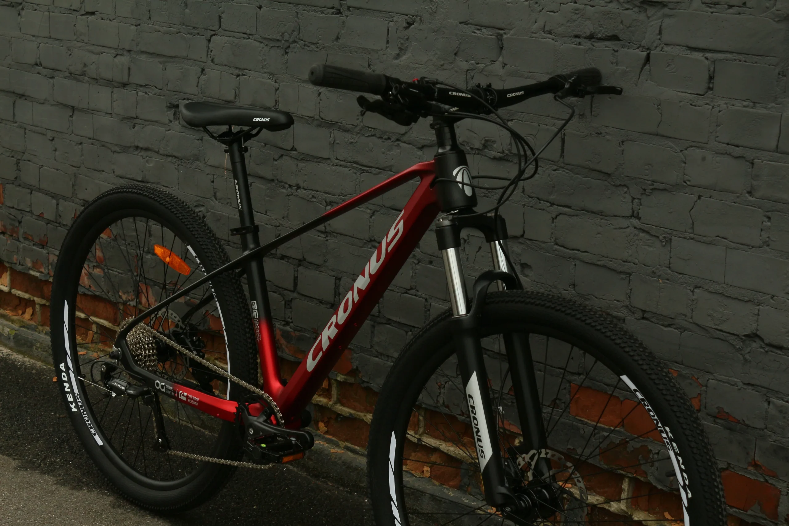 27.5 Cronus Hurricane червоно-чорний (15.5″)