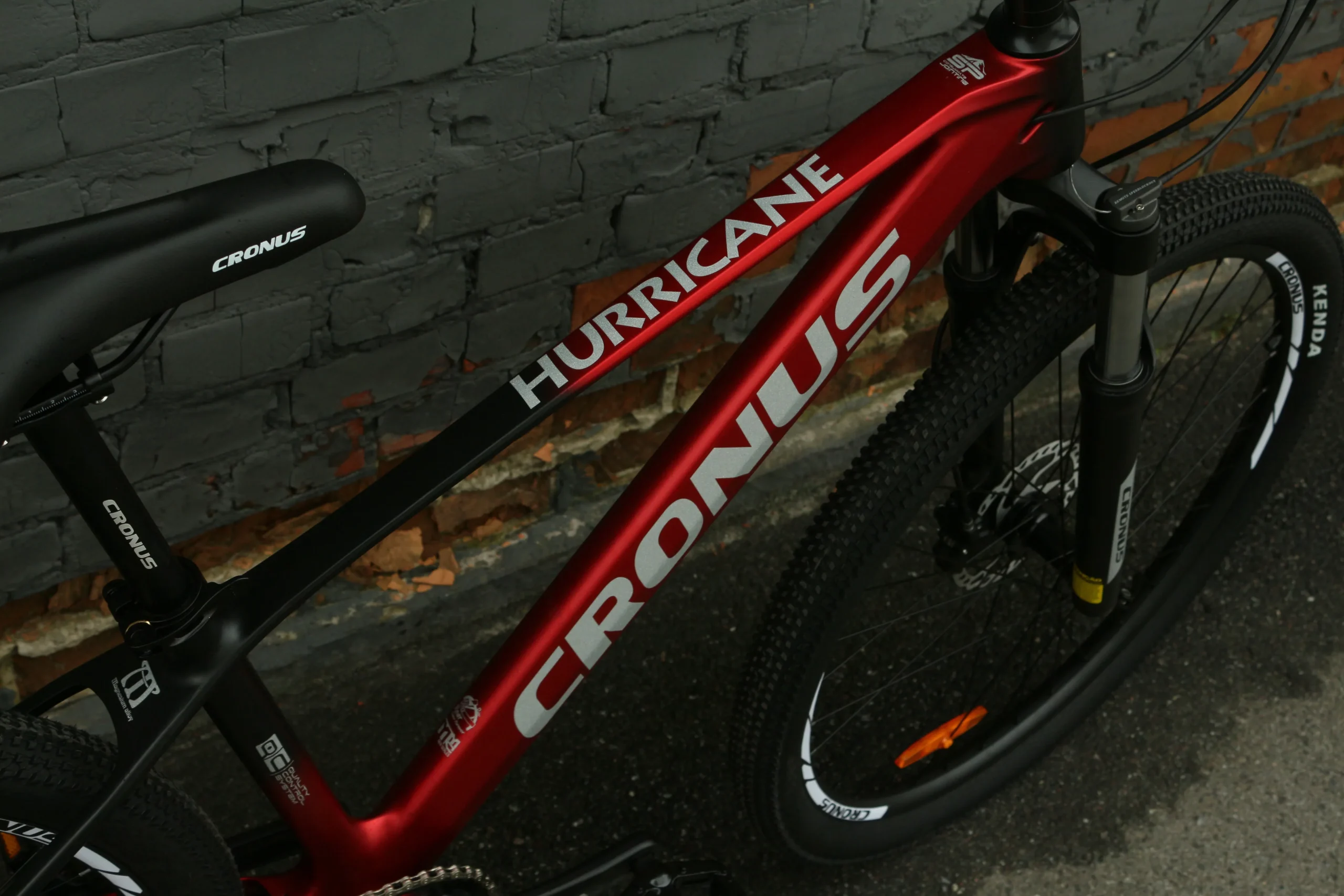 27.5 Cronus Hurricane червоно-чорний (15.5″)